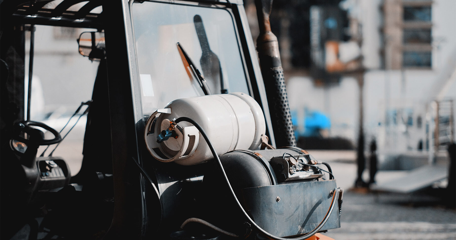 Commercial propane tank service